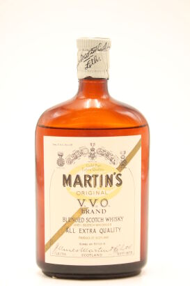 (1) Martin's Original V.V.O Blended Scotch Whisky 1/2 bottles, circa 1954