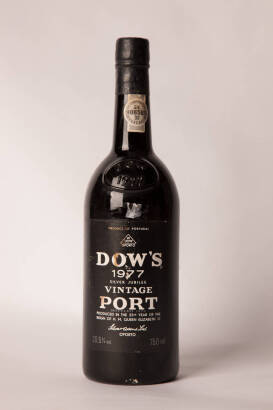 (1) 1977 Dows Vintage Port, Oporto