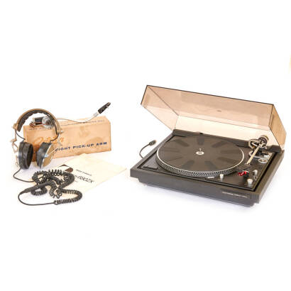 Electronic Direct Dual Turntable Together with Headphones and Pick up Arm