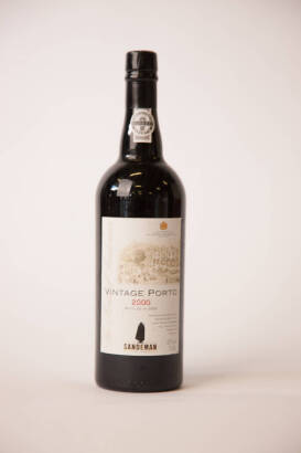 (1) 2000 Sandeman Vintage Port, Oporto