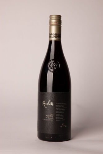 (1) 2013 Ara Resolute Pinot Noir , Marlbough