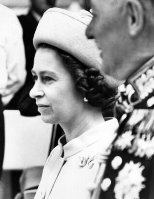 The Queen in Civic Square, Wellington