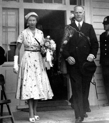 The Queen and the Minister of Māori Affairs (Ernest Corbett)