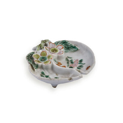 A Chinese Famille Rose Peach-shape 'Floral' Brush Washer (Tongzhi Nian Zhi Mark)