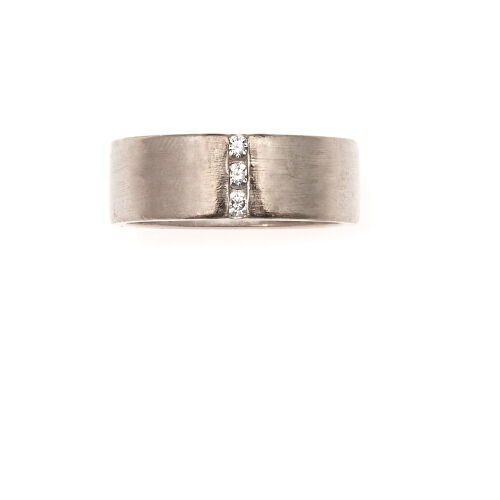 18ct White Gold Diamond Ring