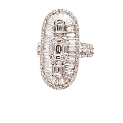 18ct White Gold Diamond Oval Dress Ring