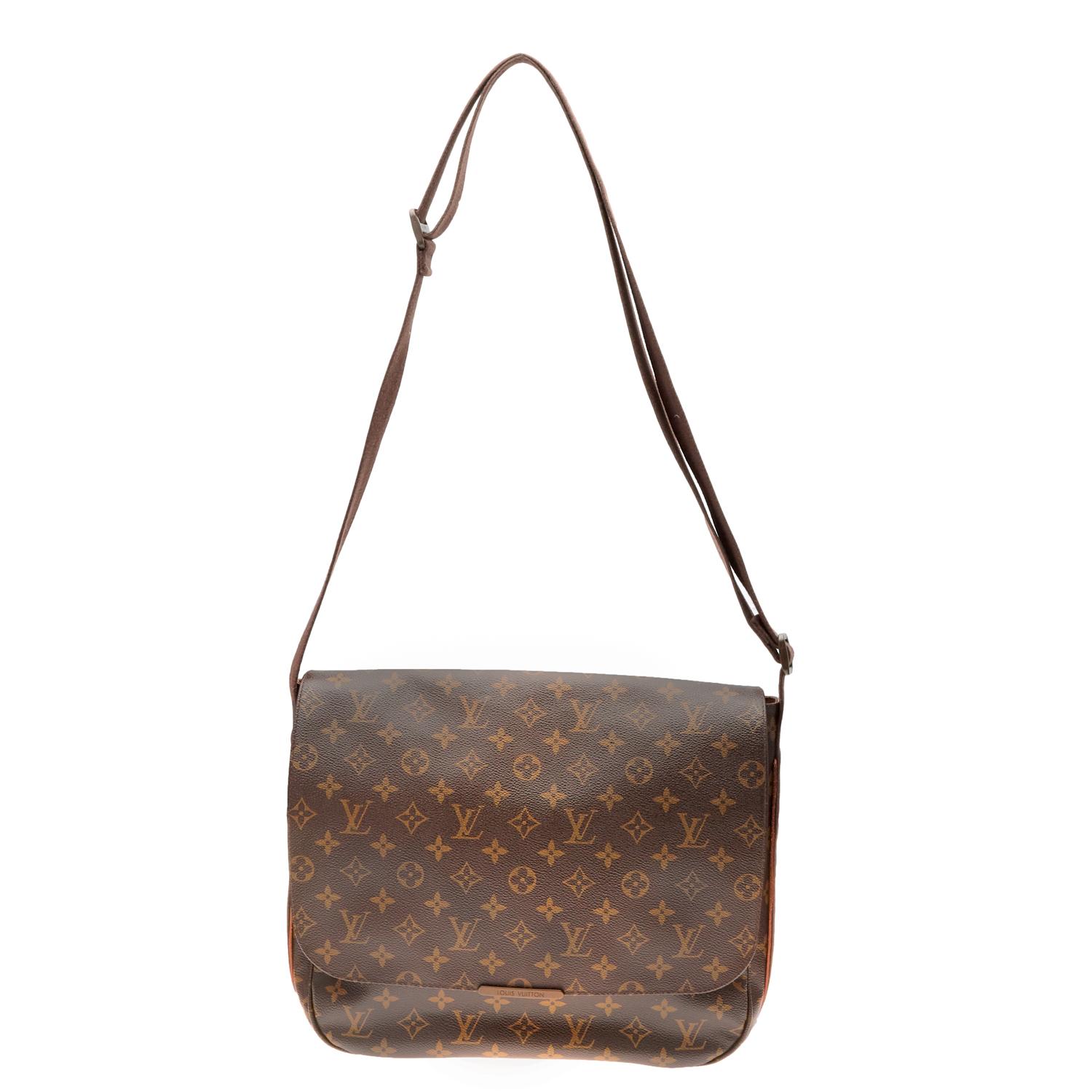 Louis Vuitton Beaubourg Mm in Brown