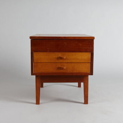 A Mid-Century Sewing Box