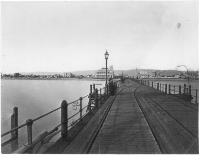 PHOTOGRAPHER UNKNOWN Adelaide (Sudaustralien): Vorstadt Glenelg, zugleich Seebad