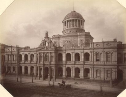 PHOTOGRAPHER UNKNOWN Melbourne: Justizpalast (Melbourne Law Court)