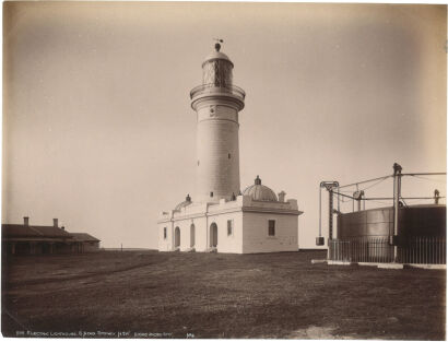 HENRY KING Sydney: Elektrischer Leuchtfeuer am Hafeneingange (South Head) (Electric Lighthouse, S. Head, Sydney)