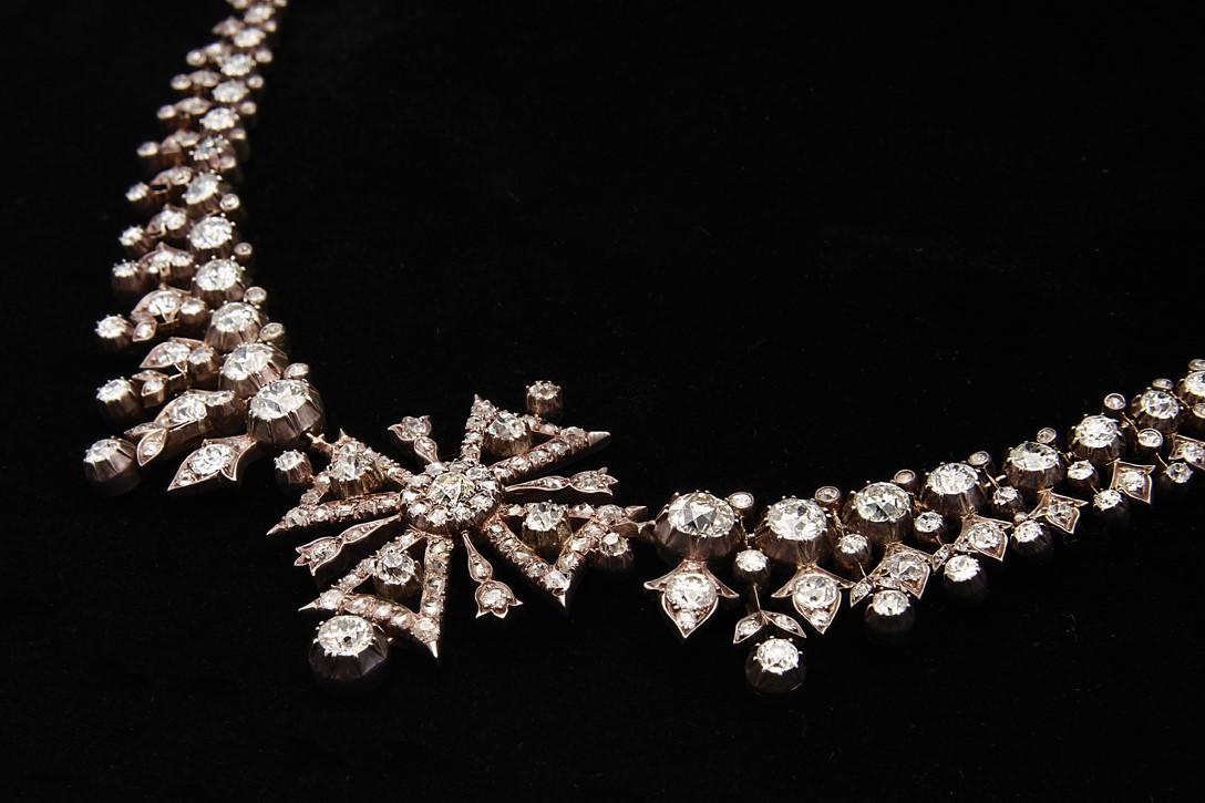 Gleam Jewels Ruby Diamond Tsavorite Necklace with Earrings - Gleam Jewels