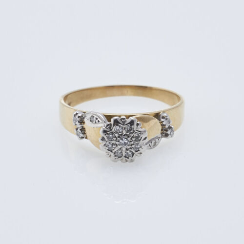 18ct Diamond Cluster Ring