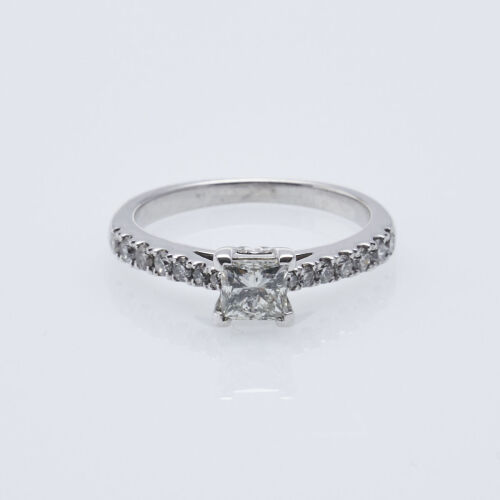 18ct Princess Cut Diamond Ring