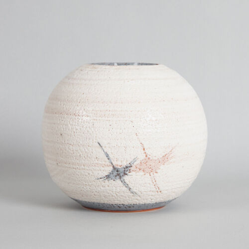 A Japanese Minoware Shino Vase