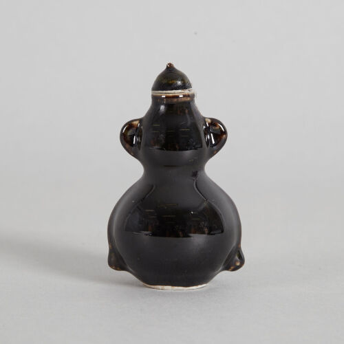 A Chinese Black-glazed Snuff Bottle