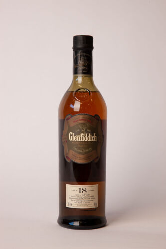 (1) Glenfiddich Ancient Reserve Single Malt Whisky 18 year old 700ml, 40% abv