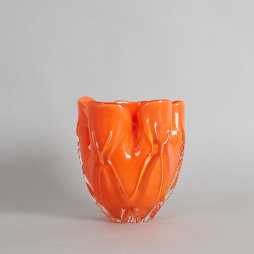 An Art Glass Handkerchief Vase