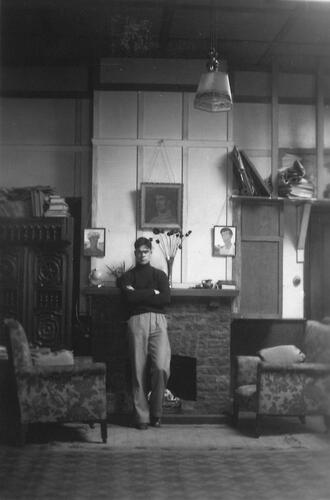 LAWRENCE BAIGENT A Striking Pose - Leo Bensemann