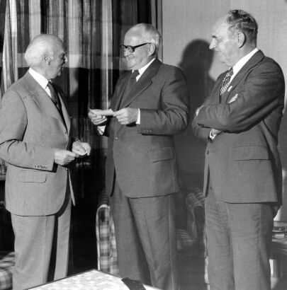 Mr. Craig, Secretary of the Commonwealth and Olympic Games Association, speaking with Mr. Austad and Mr. Esholm, 1977