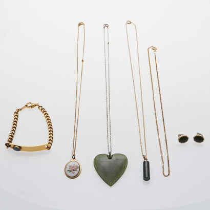 Six Costume Jewellery Items