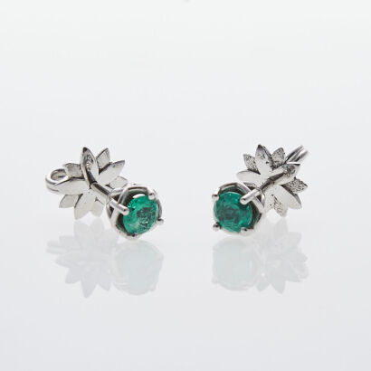 18ct White Gold Emerald Stud Earrings