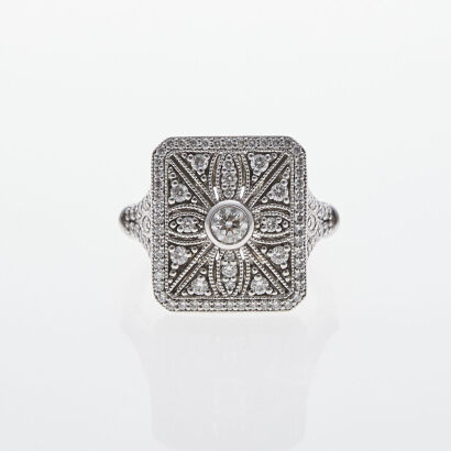 18ct White Gold Diamond Cluster Ring