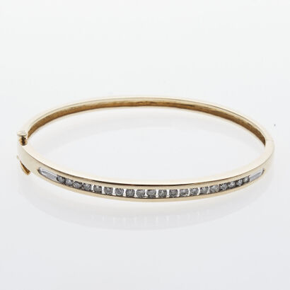 9ct Diamond Bangle