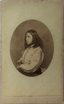 PHOTOGRAPHER UNKNOWN Carte de Visite of a Māori Woman