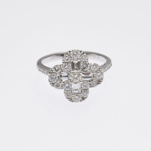 18ct White Gold Four Leaf Clover Cluster Ring