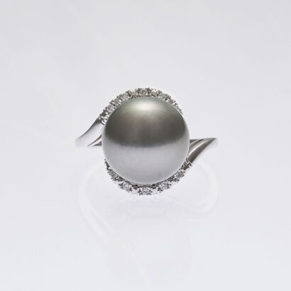 18ct Tahitian Pearl and Diamond Ring