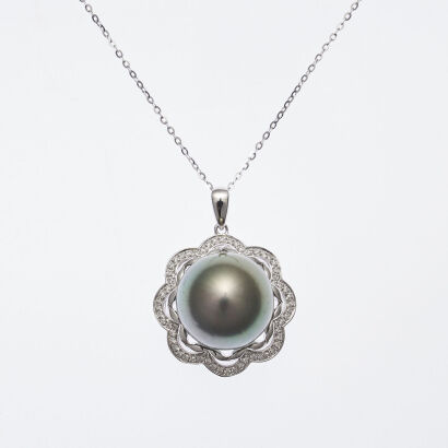 18ct White Gold Tahitian Pearl and Diamond Flower Necklace