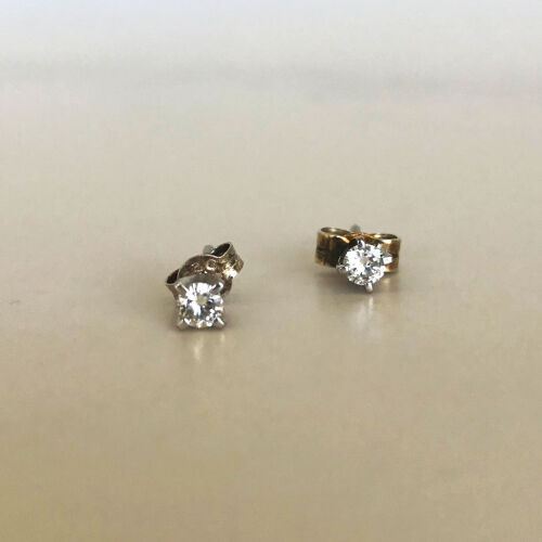 18ct Diamond Stud Earrings