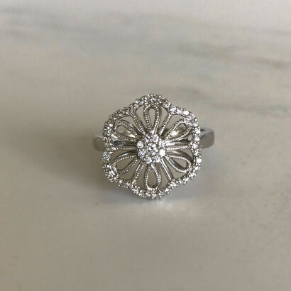 18ct Diamond Flower Ring