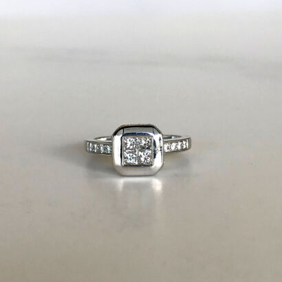 18ct White Gold Diamond Dress Ring