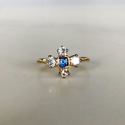 An Antique 18ct Sapphire and Diamond Ring