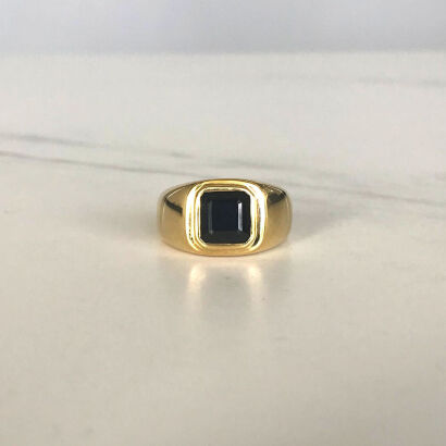 18ct Gold and Sapphire Signet Ring