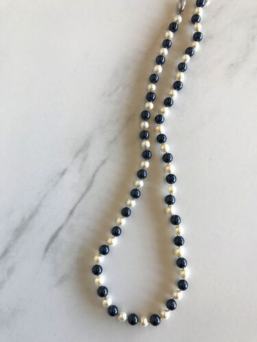 A Black and White Akoya Pearl Necklace