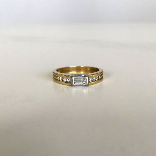 18ct Gold and Diamond Ring