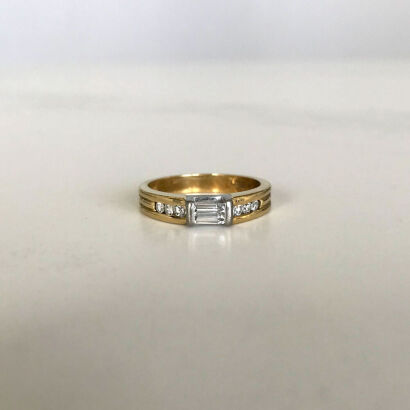 18ct Gold and Diamond Ring