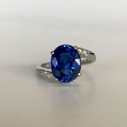 18ct Syn Sapphire and Diamond Ring