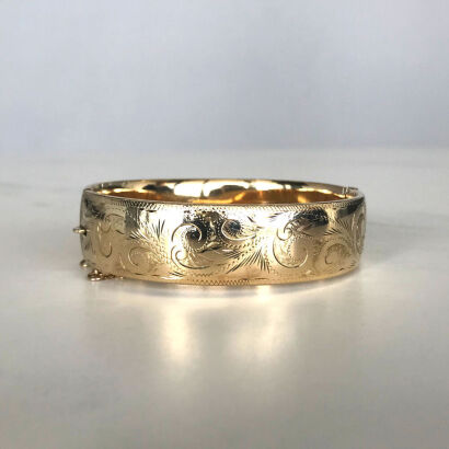 9ct Wide Engraved Bangle