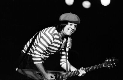 Rod Stewart, Phil Chen - Western Springs Stadium, Auckland. March 1977