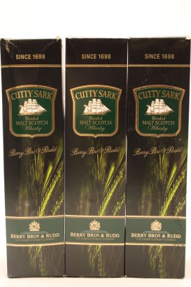 (3) Cutty Sark Blended Malt Scotch Whisky, 40% ABV (GB)