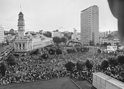 DD Smash - Aotea Square, Auckland. Thank God It’s Over concert. 1984.