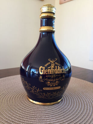 (1) Glenfiddich Ancient Reserve 18 year old Single Malt Whisky empty china decanter