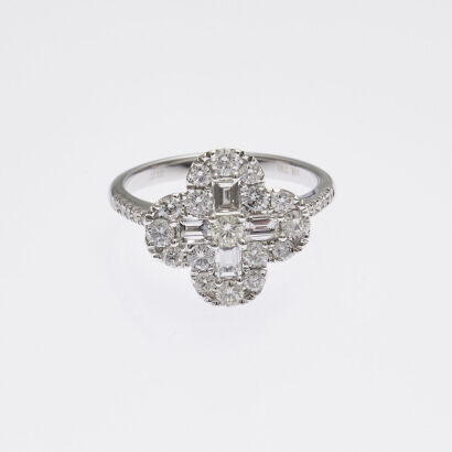 18ct White Gold Four Leaf Clover Cluster Ring