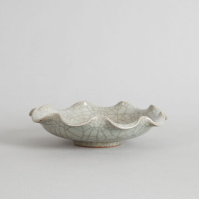 An 18th Century Chinese Foliate-rim Crackle-glazed Saucer