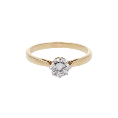 Traditional 18ct and Platinum Diamond Solitaire Ring