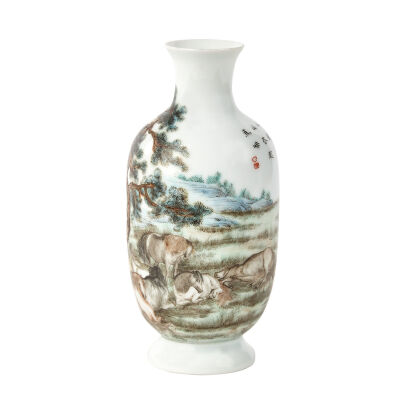 A 20th Century Chinese Famille Rose Porcelain Little Vase